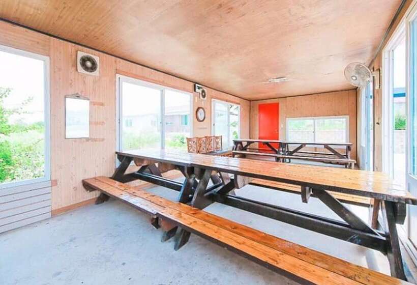 Hwaseong Badateuriyagi Pension