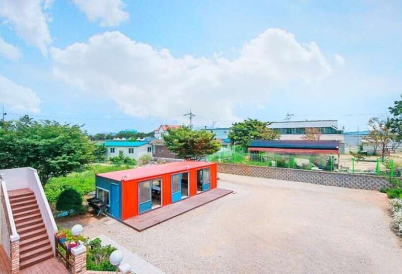 Hwaseong Badateuriyagi Pension