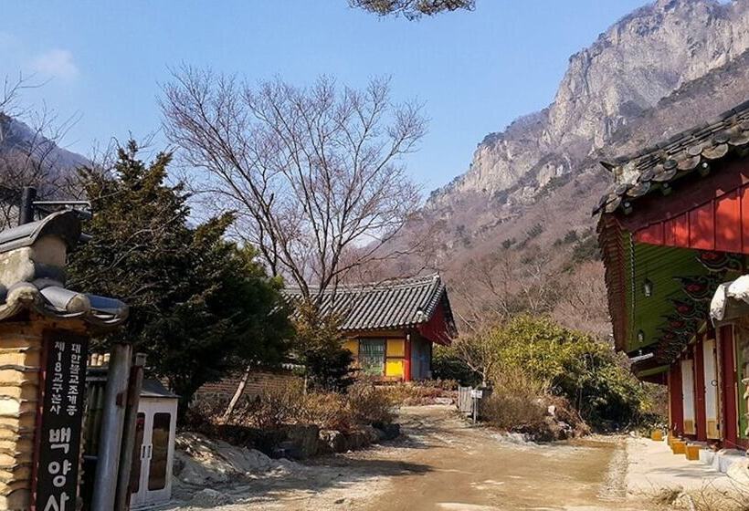 Jangseong Pyeonbaeksup Hwangto Pension