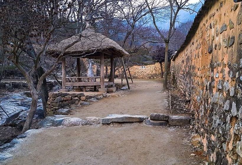 Jangseong Pyeonbaeksup Hwangto Pension