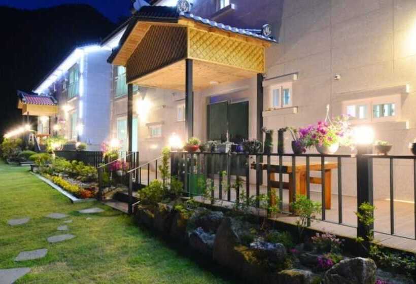 Jeongseon Ttobagi Condo Pension