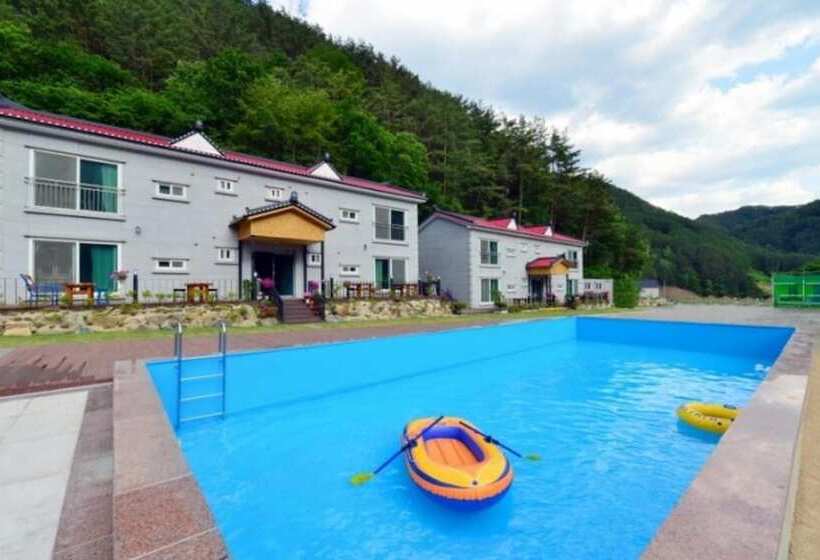 Jeongseon Ttobagi Condo Pension