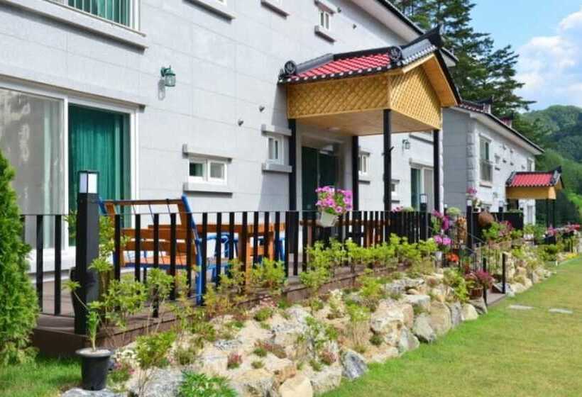 Jeongseon Ttobagi Condo Pension