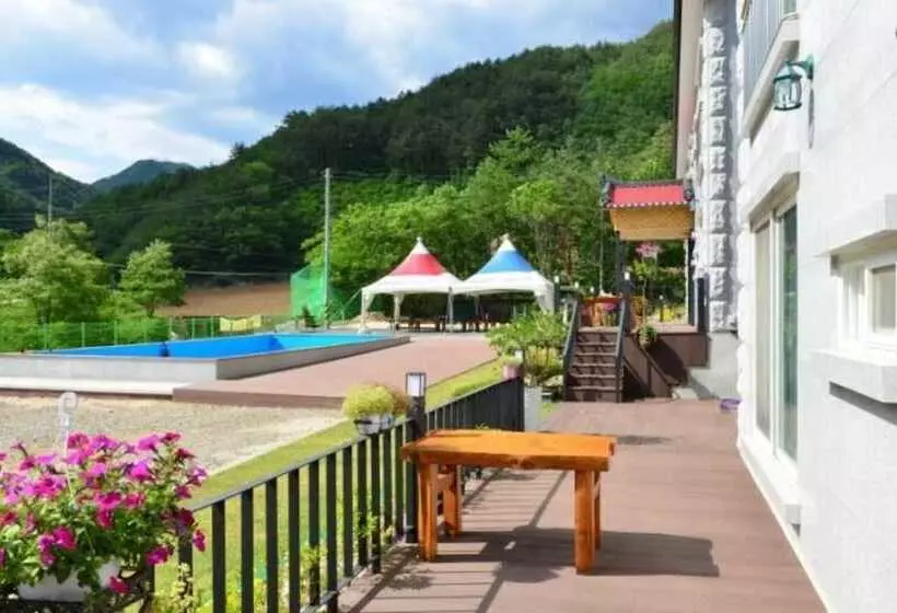 Jeongseon Ttobagi Condo Pension