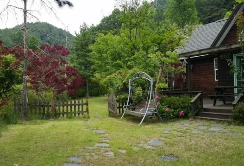 Muju Bandi Pension