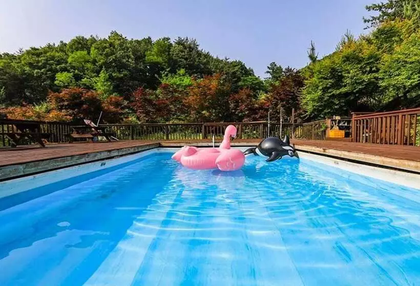 Muju Bandi Pension