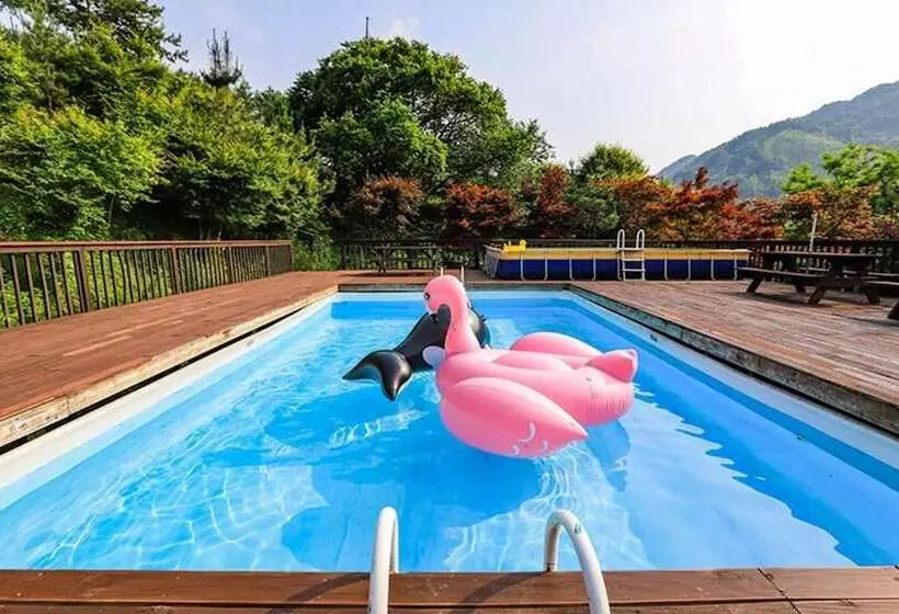 Muju Bandi Pension