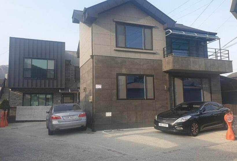 Namhae Bakatio Pension