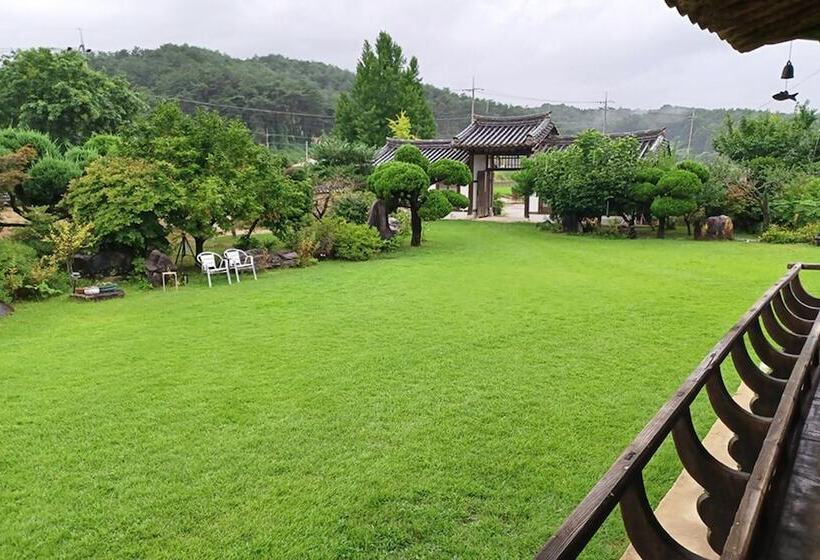 ペンション Andong Hakbong Jongtaek