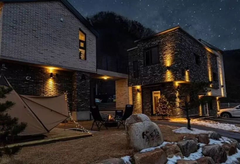 Majatalo Chuncheon Sampogil Pool Villa