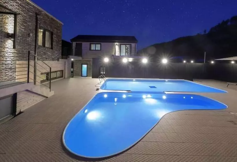 Majatalo Chuncheon Sampogil Pool Villa