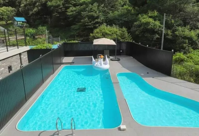 Majatalo Chuncheon Sampogil Pool Villa