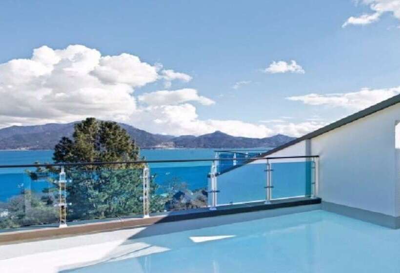 بنسيون Namhae Pine Tree Resort