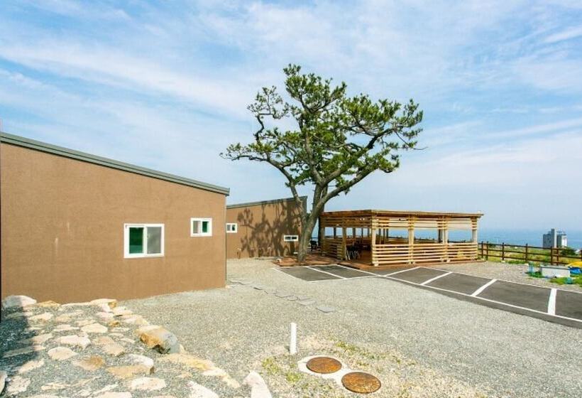 Pohang Sea And Tree Pension