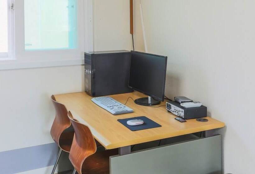 Pohang Sea And Tree Pension