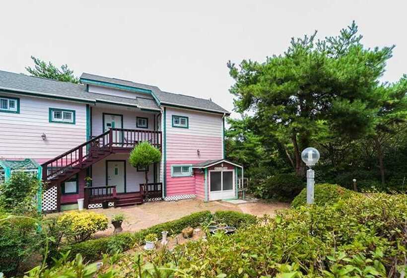 Taean Geuttaegeu Pension