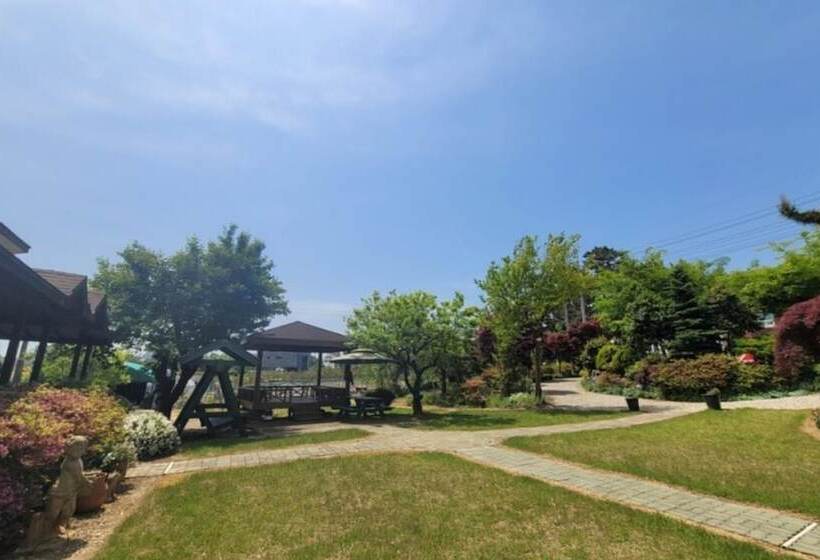 Taean Hannane Pension