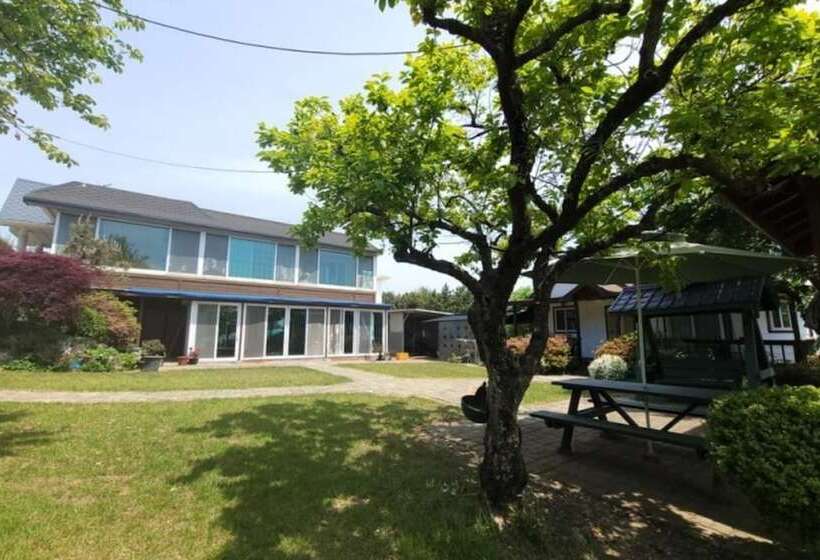 Taean Hannane Pension