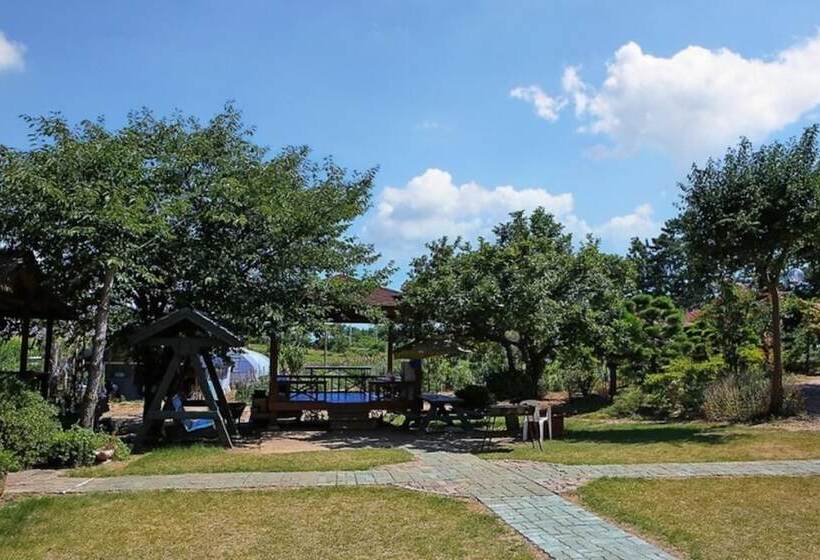 Taean Hannane Pension