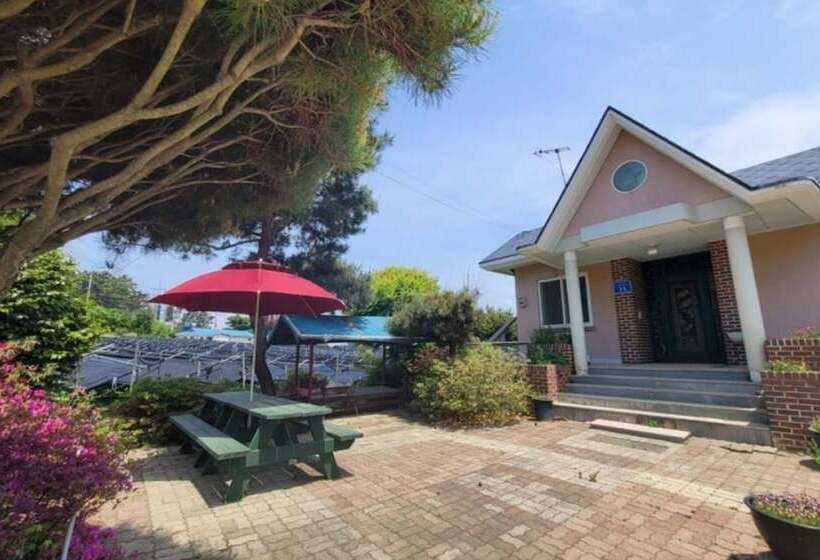 Taean Hannane Pension