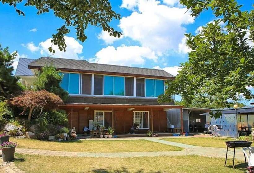 Taean Hannane Pension