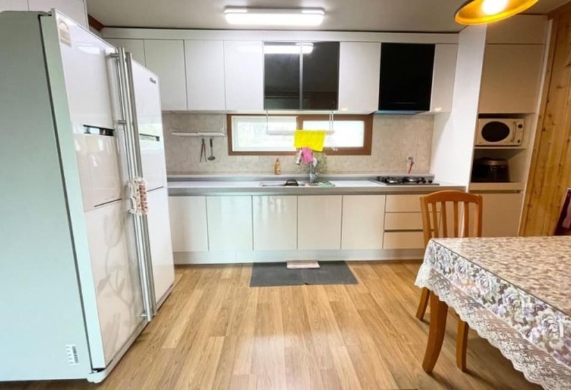 Taean Hannane Pension