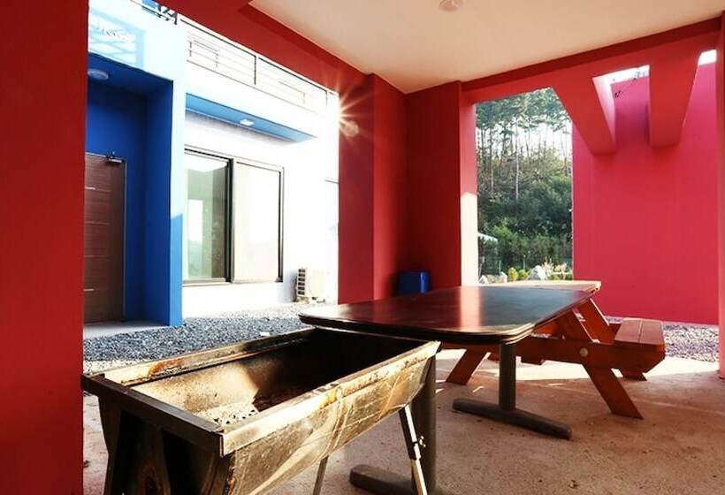 Taean Jk House Pension