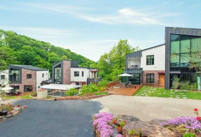 Yangpyeong Pension Abc Pool Villa