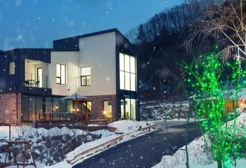 Yangpyeong Pension Abc Pool Villa