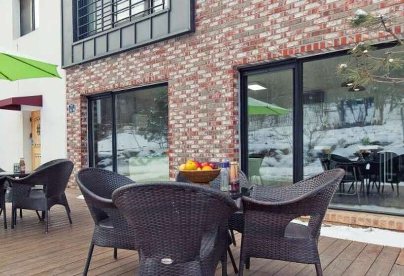 Yangpyeong Pension Abc Pool Villa