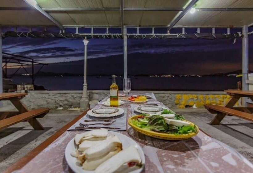 Yeosu Glow Floor Pension