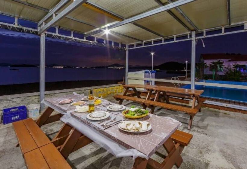 Yeosu Glow Floor Pension