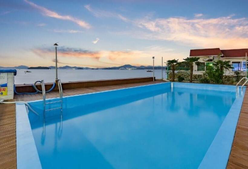 Yeosu Glow Floor Pension