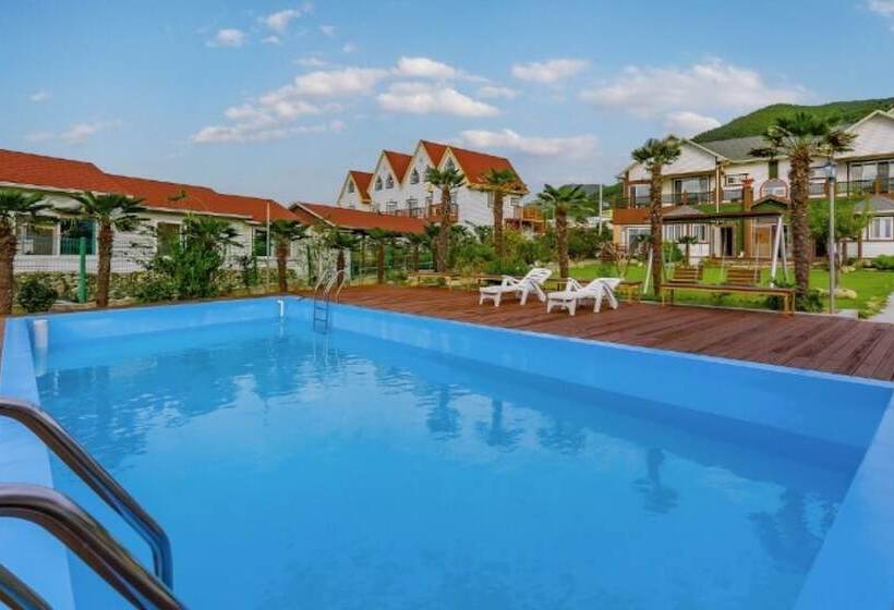 Yeosu Glow Floor Pension