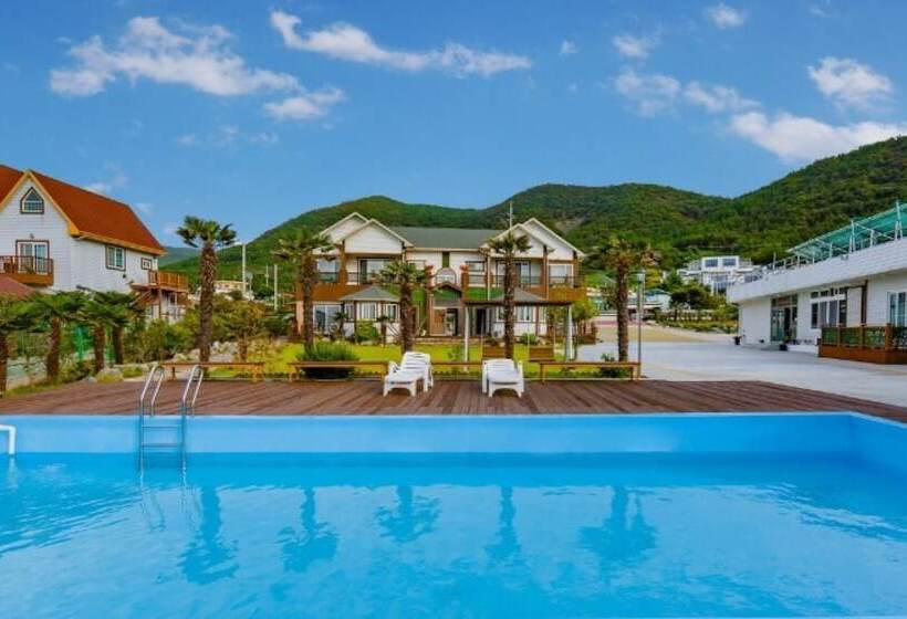 Yeosu Glow Floor Pension