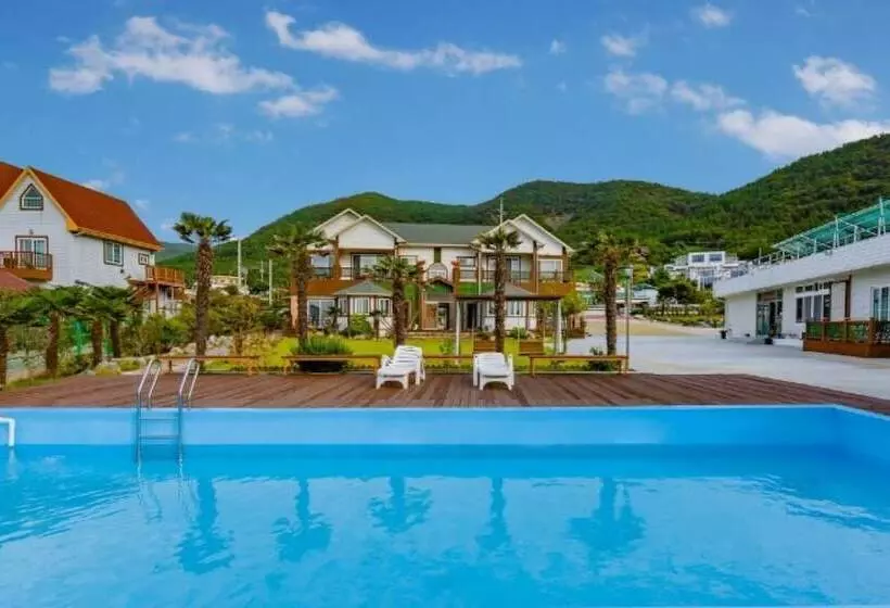 Yeosu Glow Floor Pension