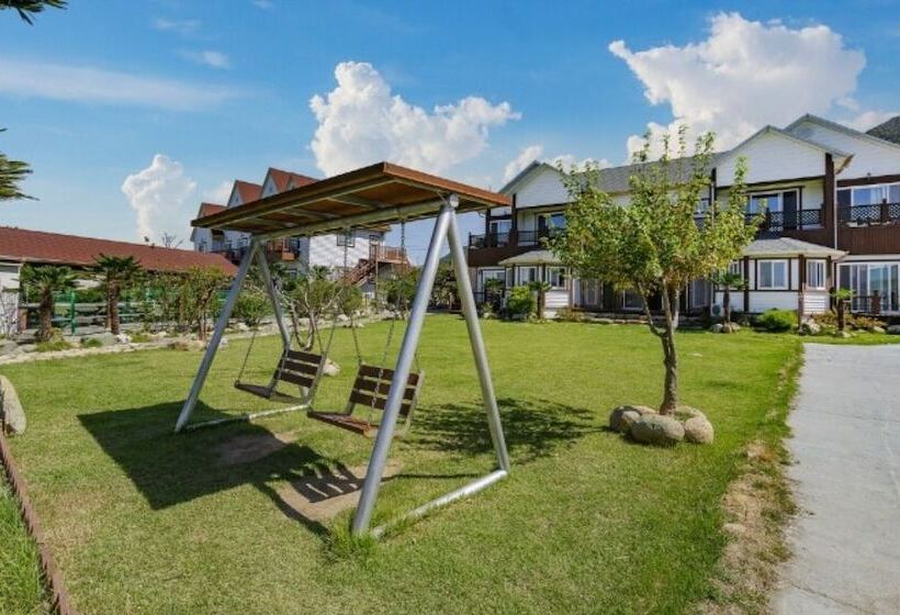 Yeosu Glow Floor Pension