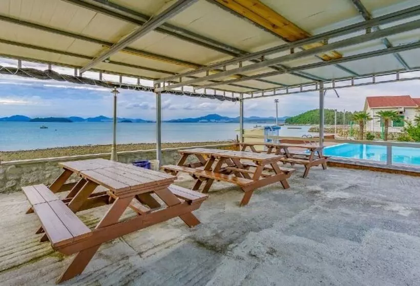 Yeosu Glow Floor Pension