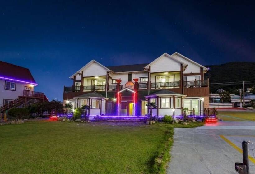 Yeosu Glow Floor Pension