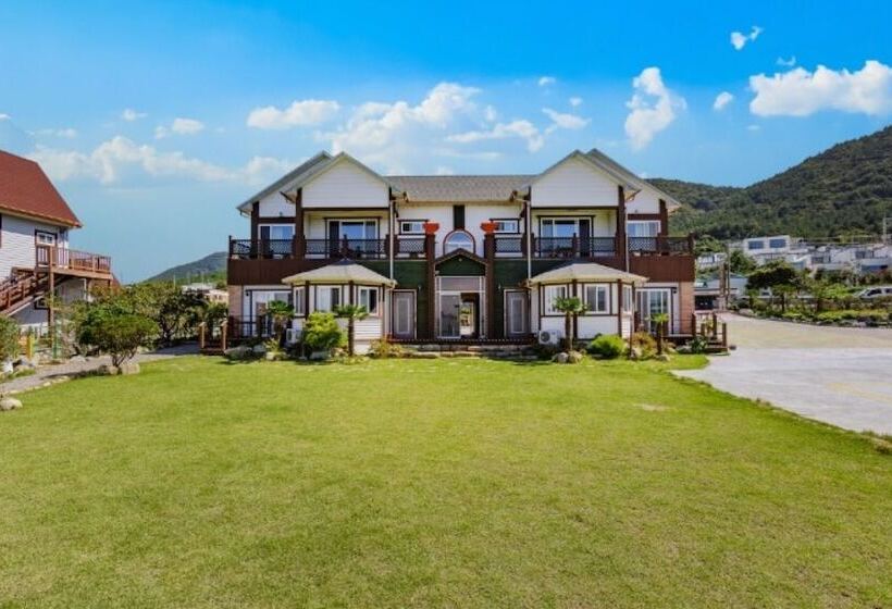 Yeosu Glow Floor Pension