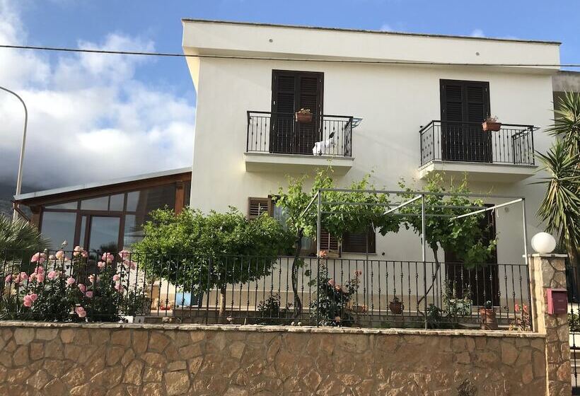 Bed and Breakfast El Nur B B   Silver Room With Private Bathroom