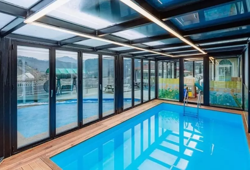 ペンション Gapyeong Eunhasuleuldamda Pool Villa