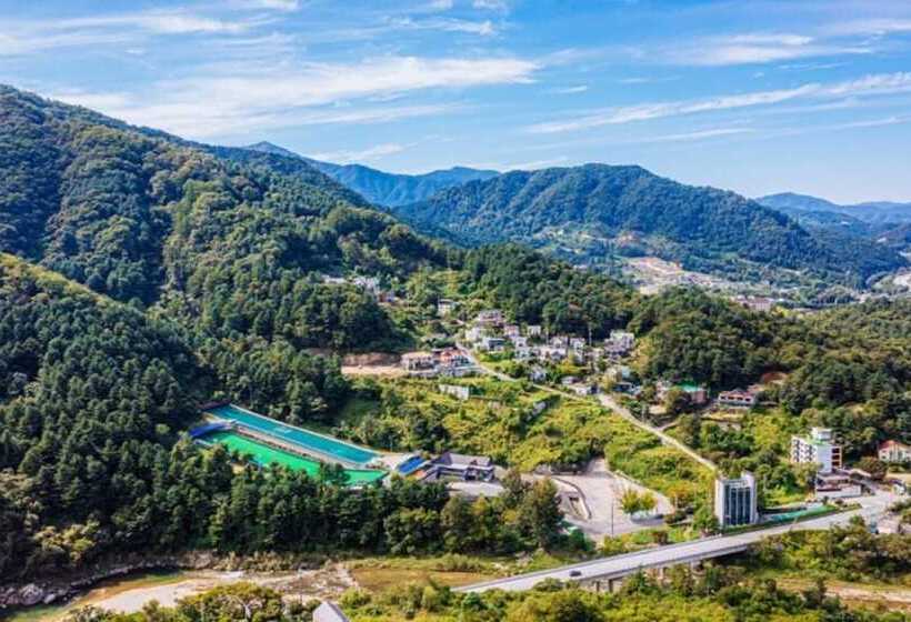 פנסיון Gapyeong Eunhasuleuldamda Pool Villa