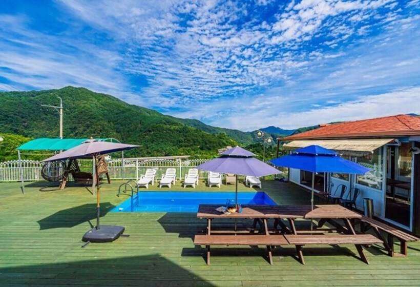פנסיון Gapyeong Eunhasuleuldamda Pool Villa