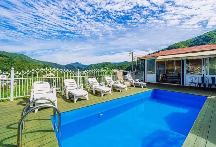 ペンション Gapyeong Eunhasuleuldamda Pool Villa