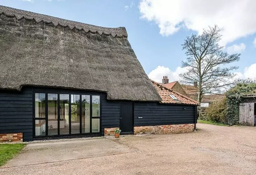 Harvest Cottage, Valley Farm Barns, Snape