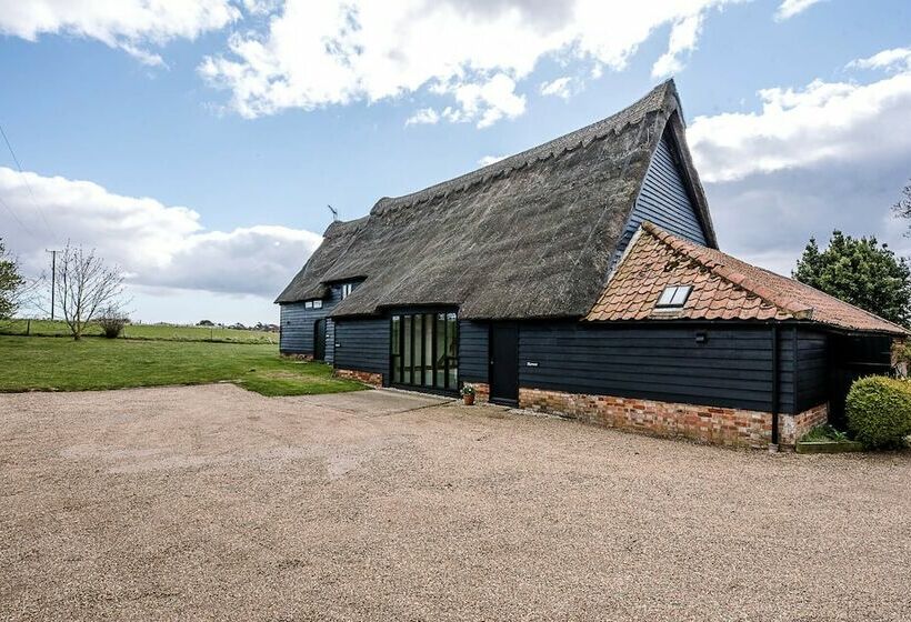 Harvest Cottage, Valley Farm Barns, Snape