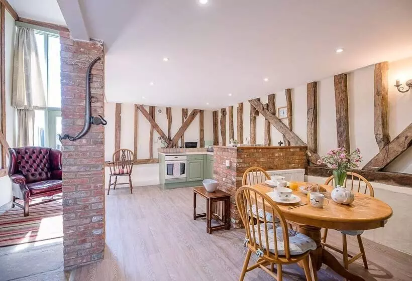 Harvest Cottage, Valley Farm Barns, Snape