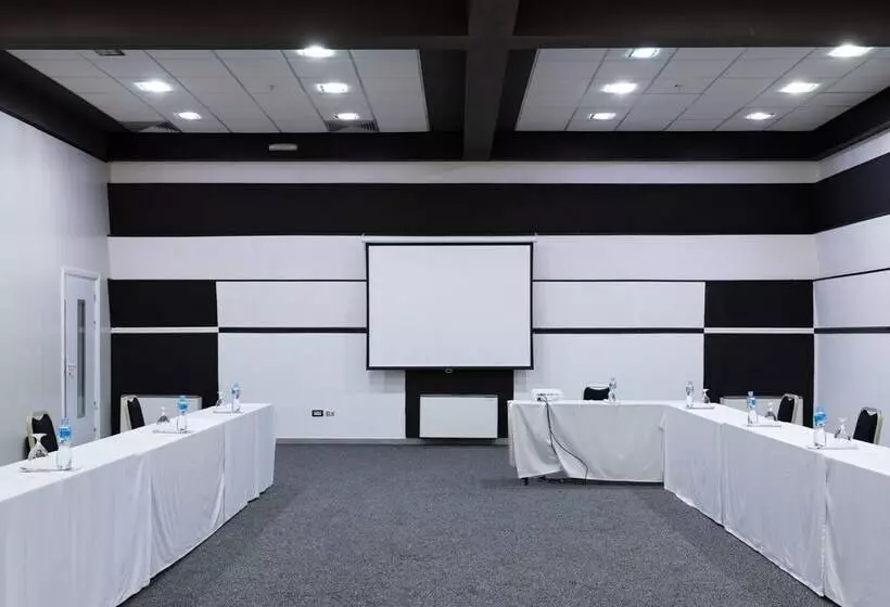 هتل Radika Rezort