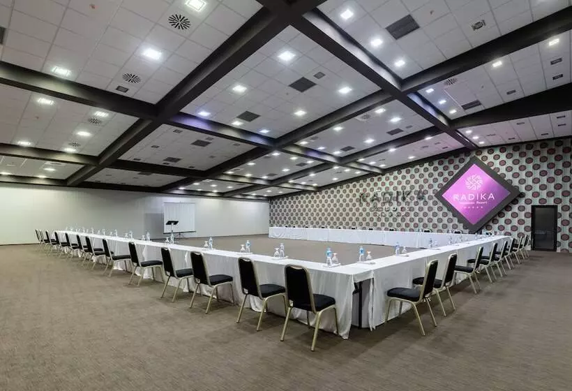 هتل Radika Rezort